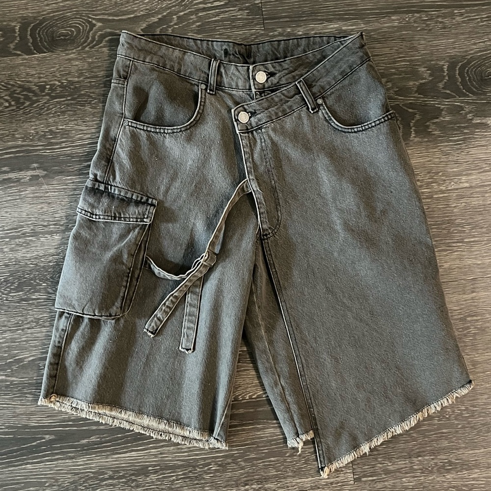 Frayed Hem Gray Denim Cargo Shorts